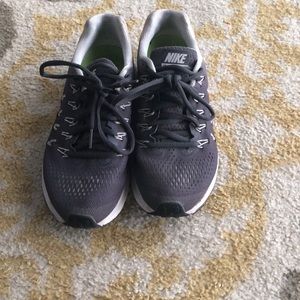 Running shoe